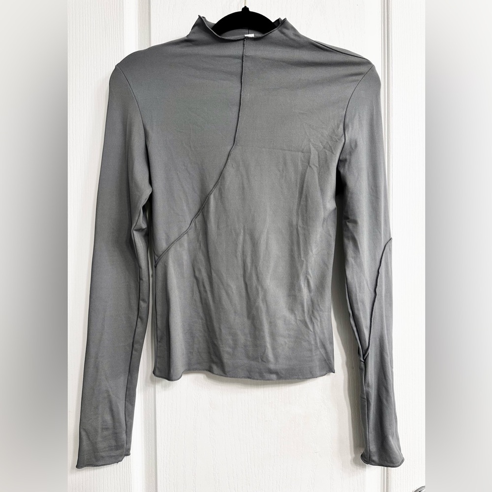 NWOT ELANA M Mock Turtleneck Stretchy Top